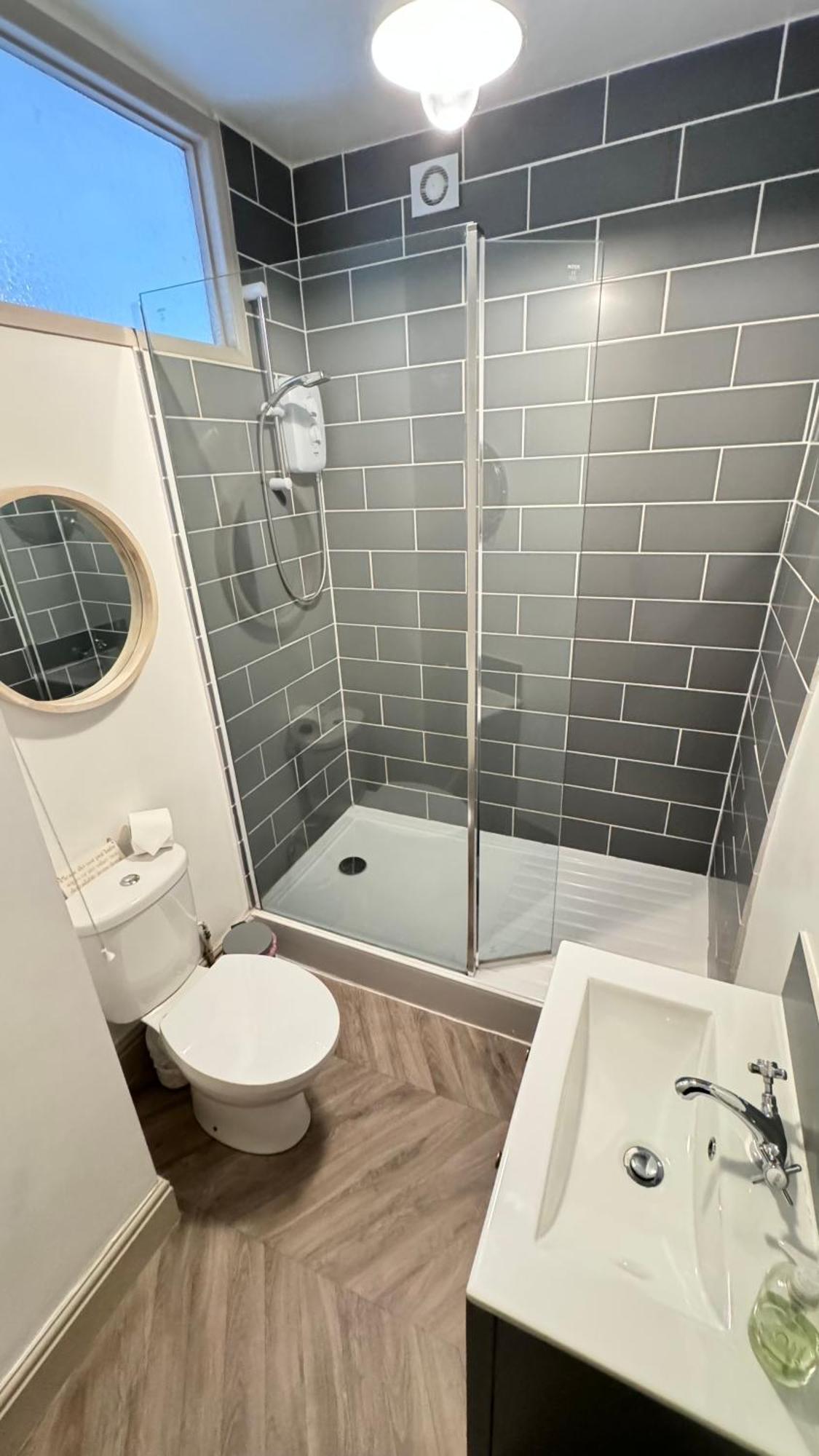 Nancie'S Place - Dartmouth Town Center With Private Parking - A Traditional Georgian Private Duplex Apartment - Beautifully Refurbished - Two Bedrooms, Bathroom, Kitchen And Lounge Diner エクステリア 写真