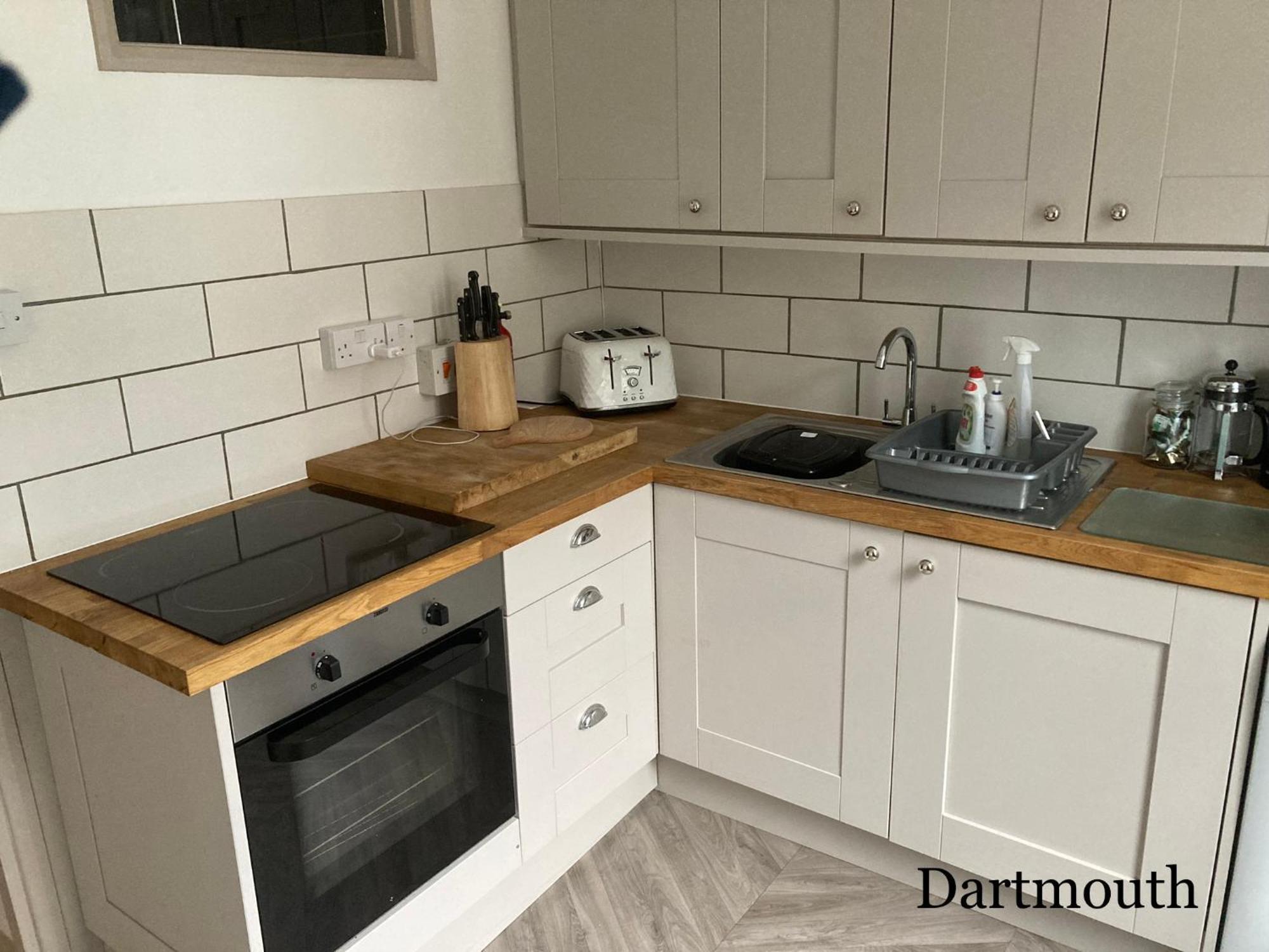 Nancie'S Place - Dartmouth Town Center With Private Parking - A Traditional Georgian Private Duplex Apartment - Beautifully Refurbished - Two Bedrooms, Bathroom, Kitchen And Lounge Diner エクステリア 写真