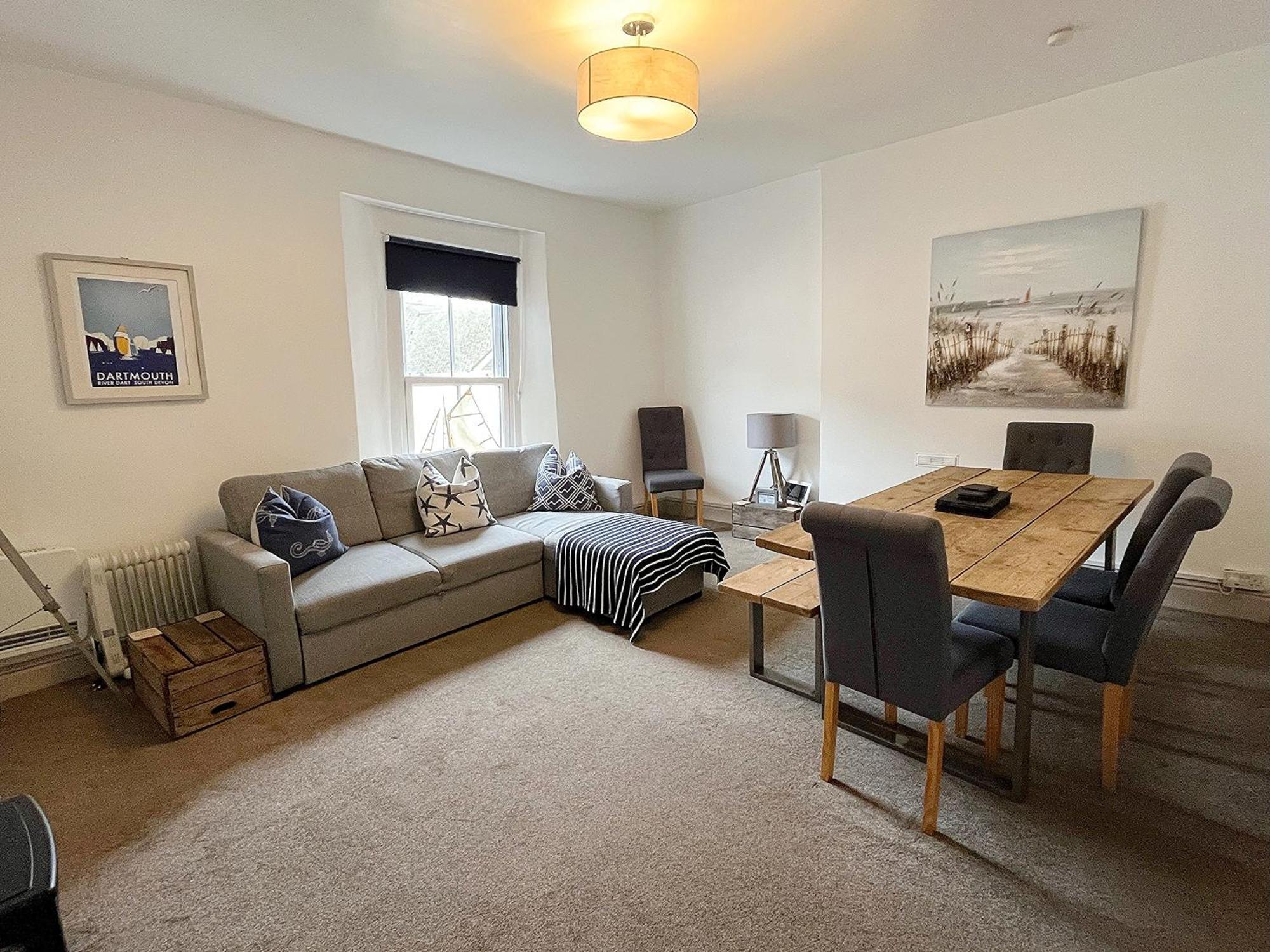 Nancie'S Place - Dartmouth Town Center With Private Parking - A Traditional Georgian Private Duplex Apartment - Beautifully Refurbished - Two Bedrooms, Bathroom, Kitchen And Lounge Diner エクステリア 写真