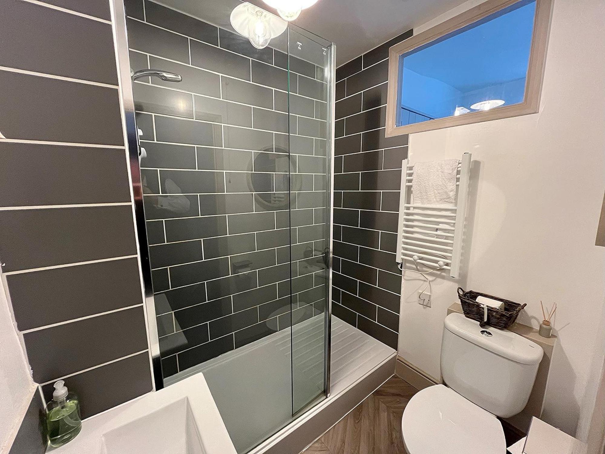 Nancie'S Place - Dartmouth Town Center With Private Parking - A Traditional Georgian Private Duplex Apartment - Beautifully Refurbished - Two Bedrooms, Bathroom, Kitchen And Lounge Diner エクステリア 写真