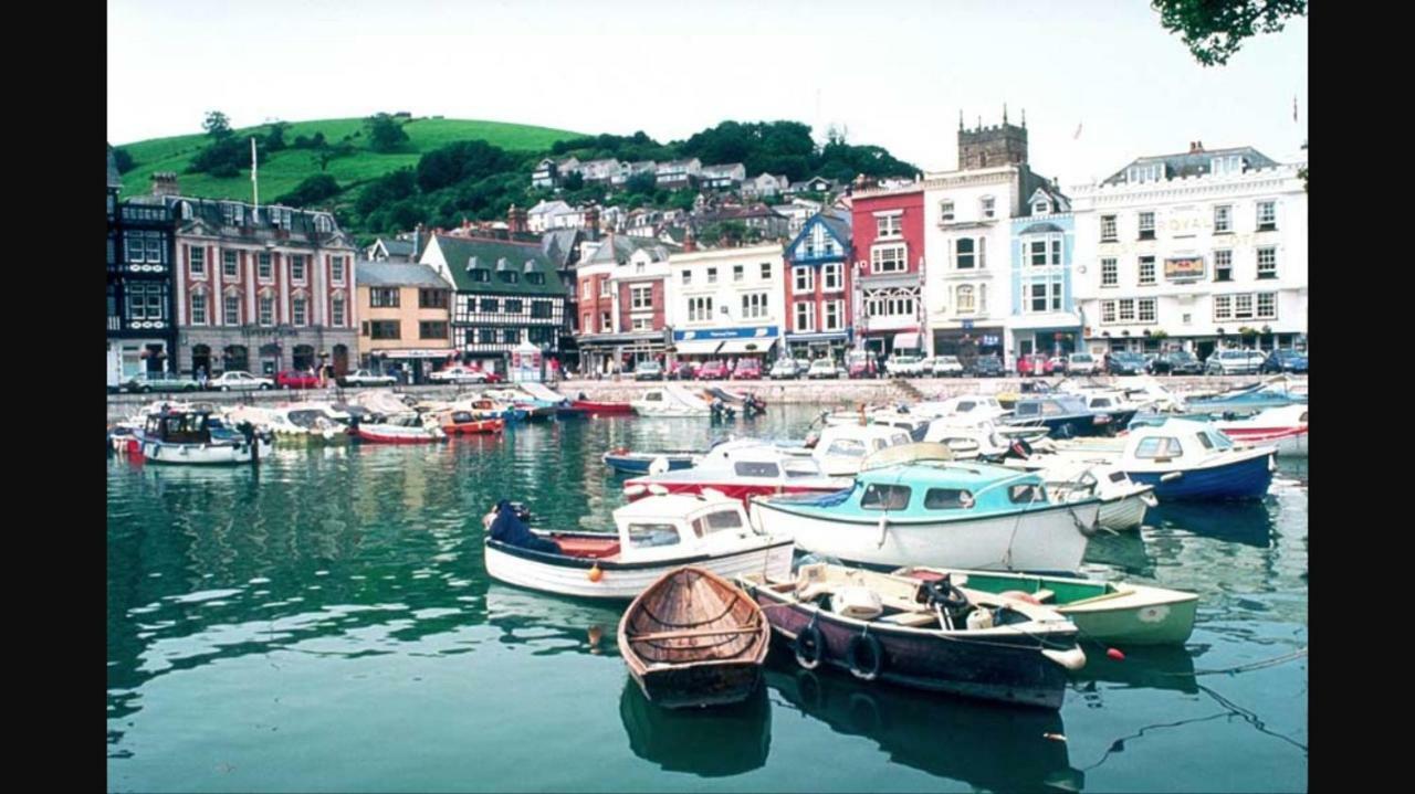 Nancie'S Place - Dartmouth Town Center With Private Parking - A Traditional Georgian Private Duplex Apartment - Beautifully Refurbished - Two Bedrooms, Bathroom, Kitchen And Lounge Diner エクステリア 写真